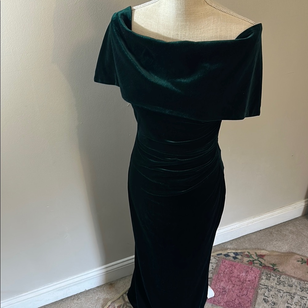 Vince Camuto Emerald Green Strapless Velvet Off-Shoulder Gown